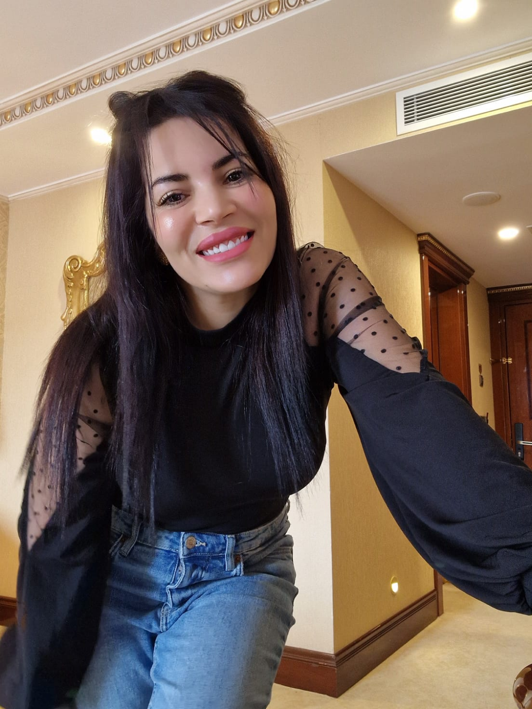 Video cover by @naziha_channel1